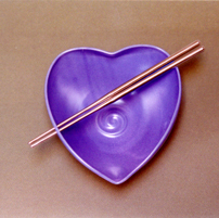Tazón de color choque púrpura con palillos de acer