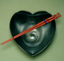 Tazón de negro en forma de Corazón-palillos palisa