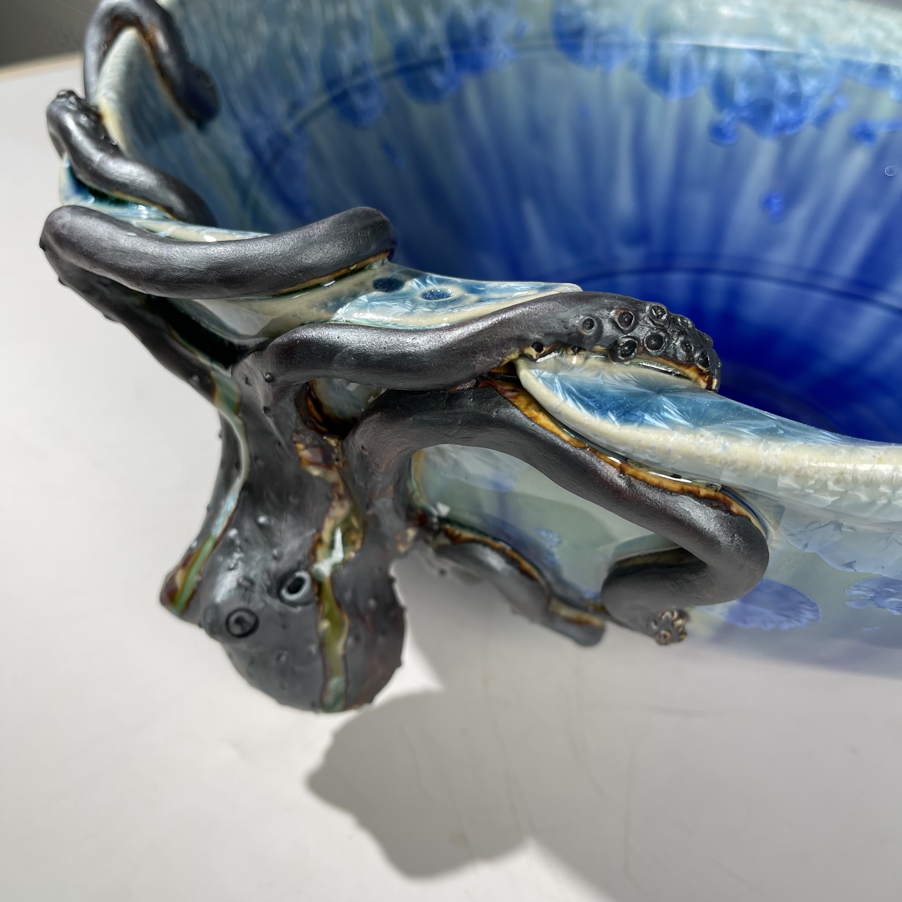 Lavabo de salle de bain Ocean en pieuvre bleu cobalt des Caraïbes