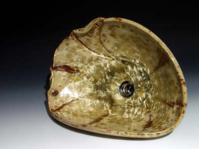 ovales Eisenkristall-Waschbacken mit blütenformigen Rand, Vorder/Seitenansicht